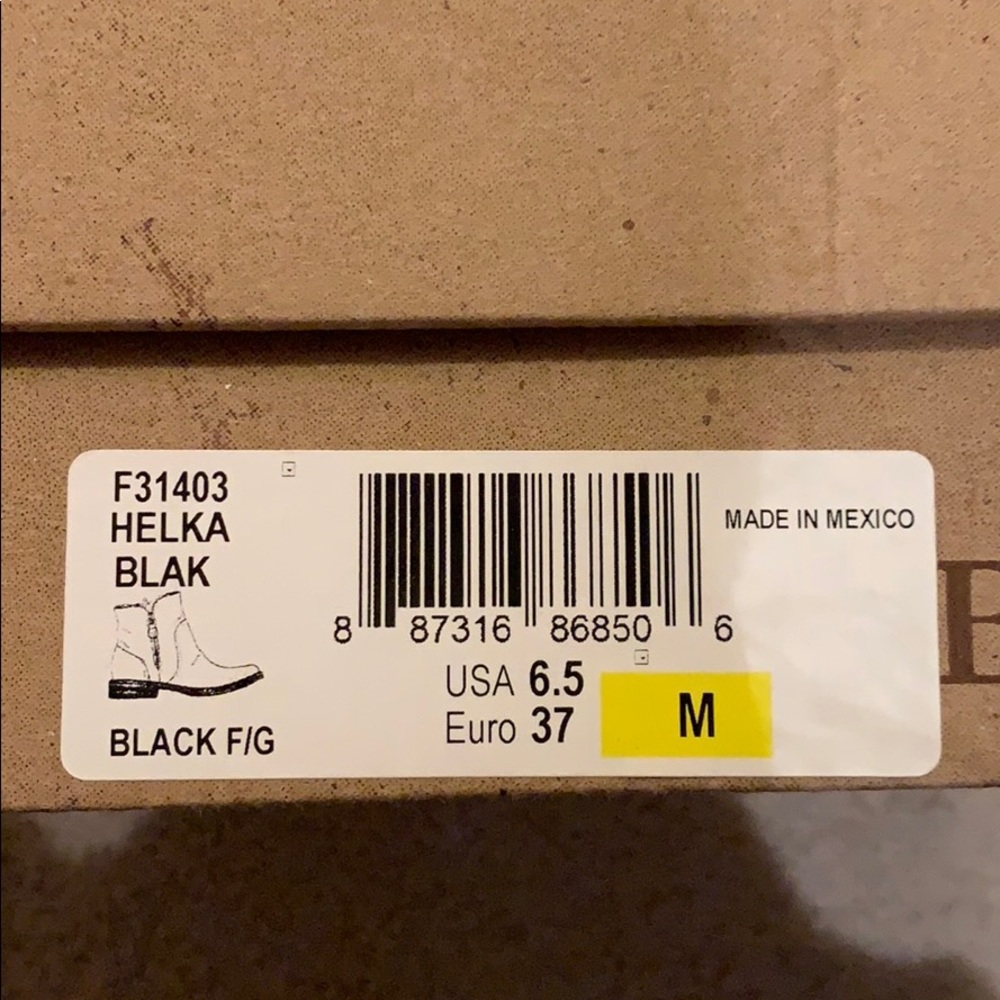 Born black boots - Picture 4 of 4